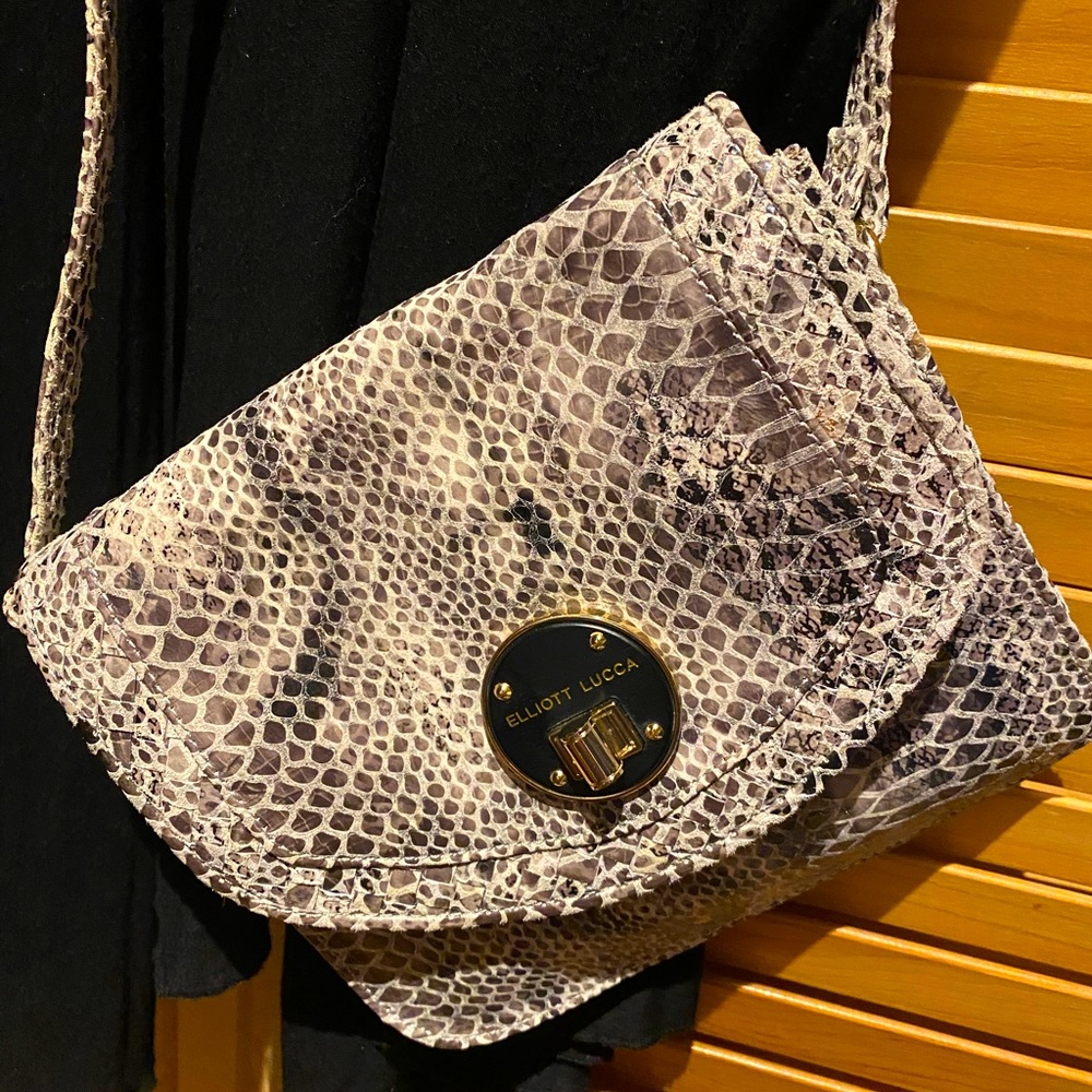 Elliott Luca. Snakeskins shoulder bag.  50 shades of grey ♥️